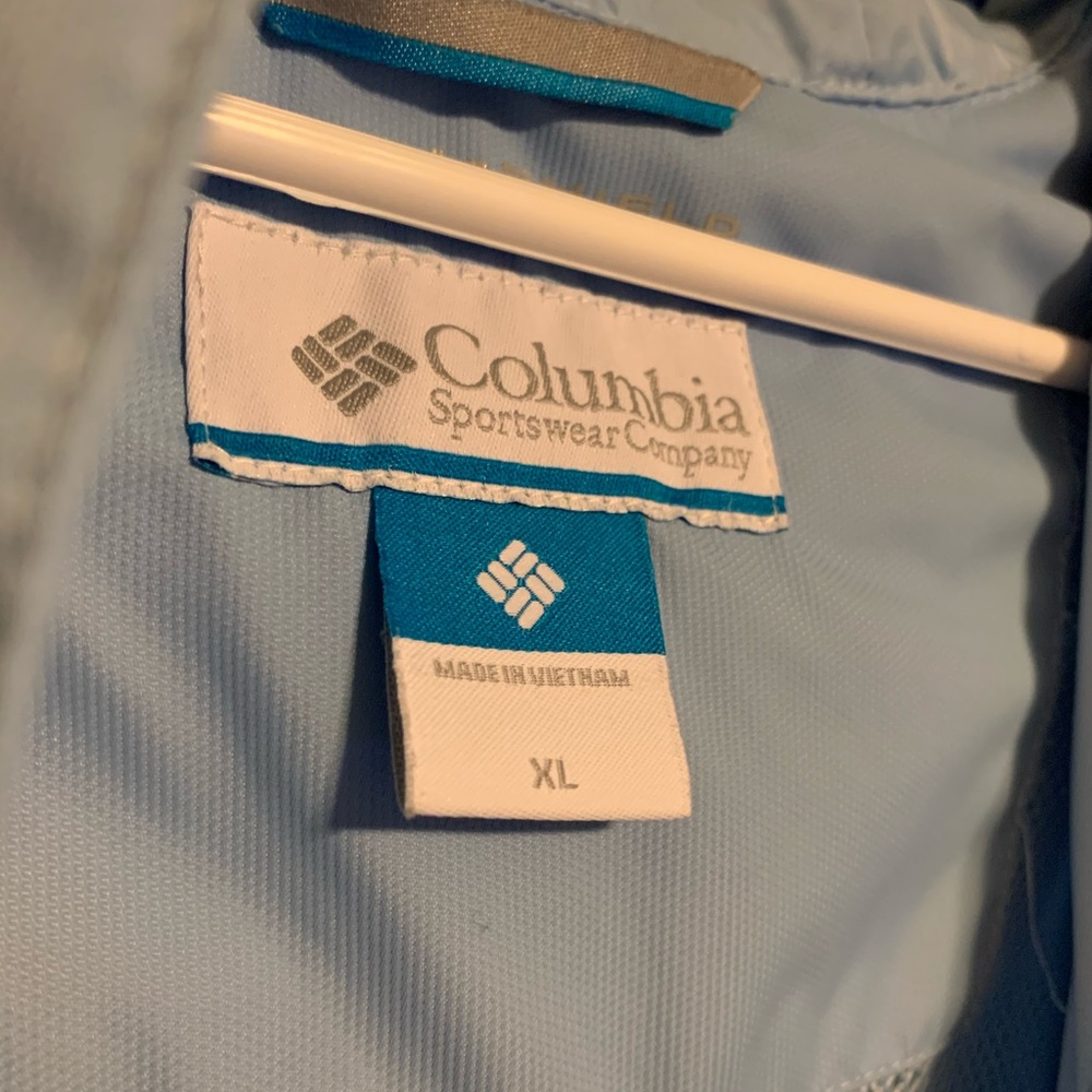 Columbia woman’s rain coat xl